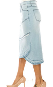 Charming Denim Skirt in Small - 3X