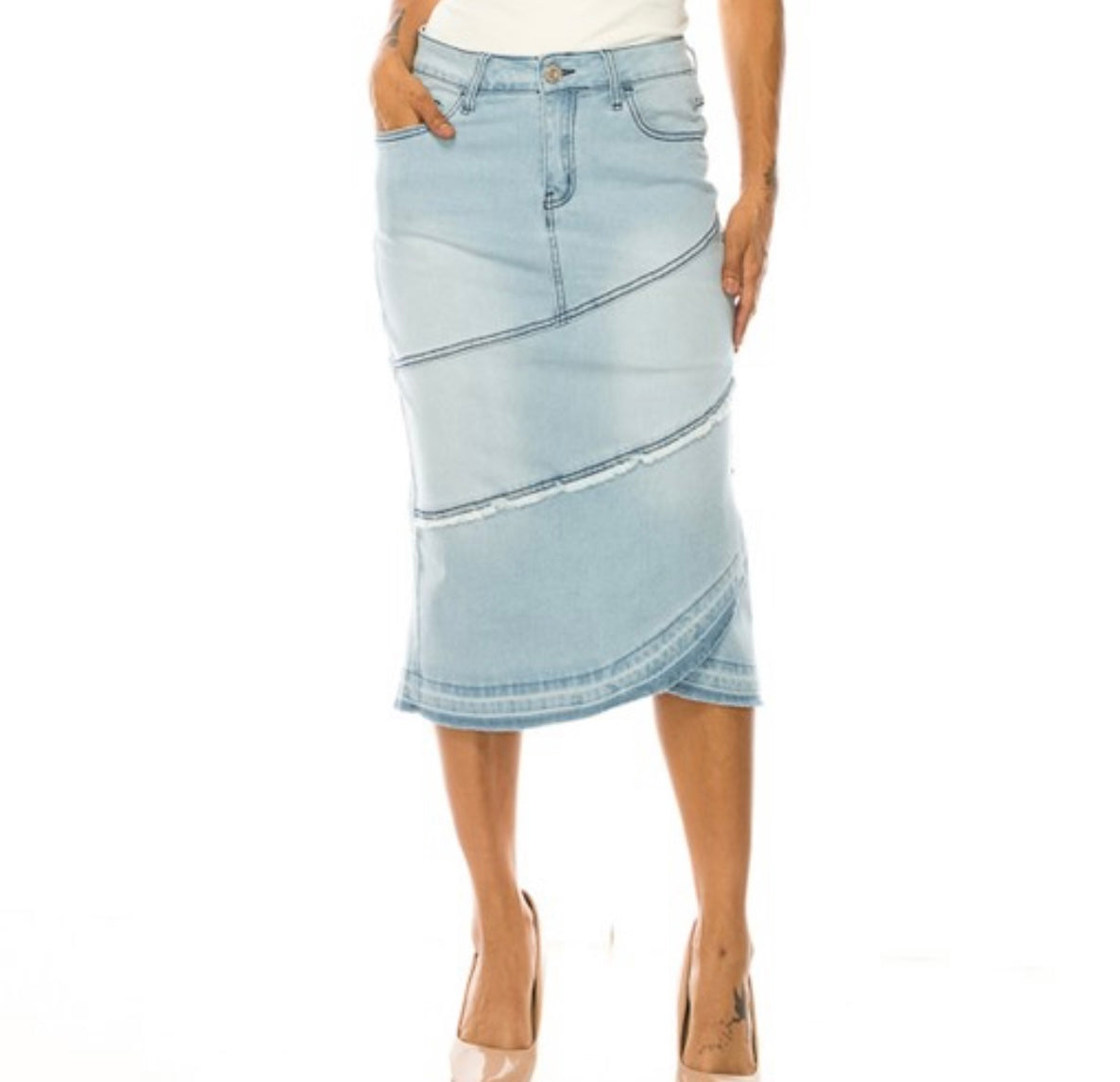 Charming Denim Skirt in Small - 3X