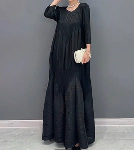 Long elegant maxi dress in black 