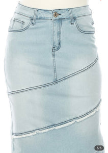 Charming Denim Skirt in Small - 3X