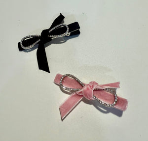 Dainty in velvet hair clip