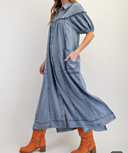 I love me some denim dress** Preorder** ETA 5/16