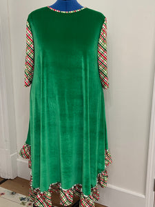 Christmas Joy In Emerald Dress ** B2B Exclusive