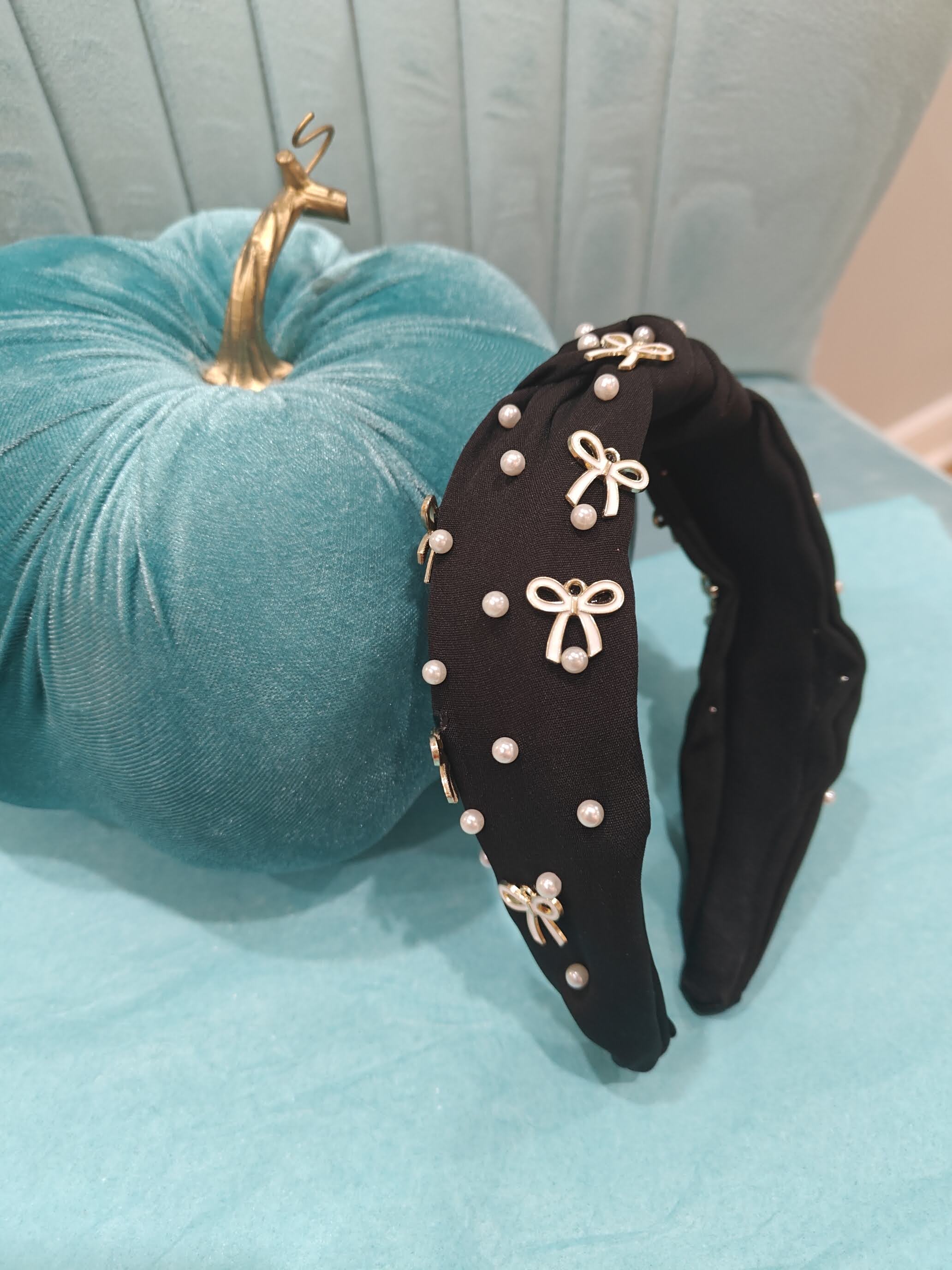 Bow Cheer Headband in Black