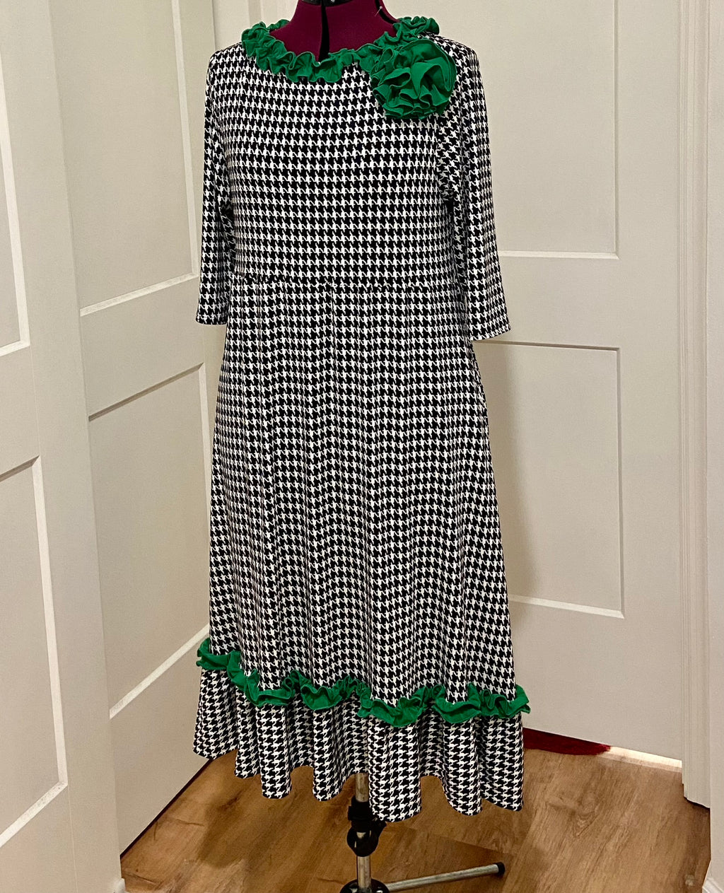 Emmeline Dress in Houndstooth & Kelly Green - Blessed To Bless Boutique